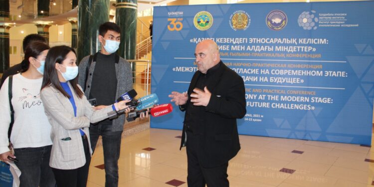 «Этносаралық диалог құрудағы Қазақстанның бірегей тәжірибесі көпке үлгі» — сарапшы