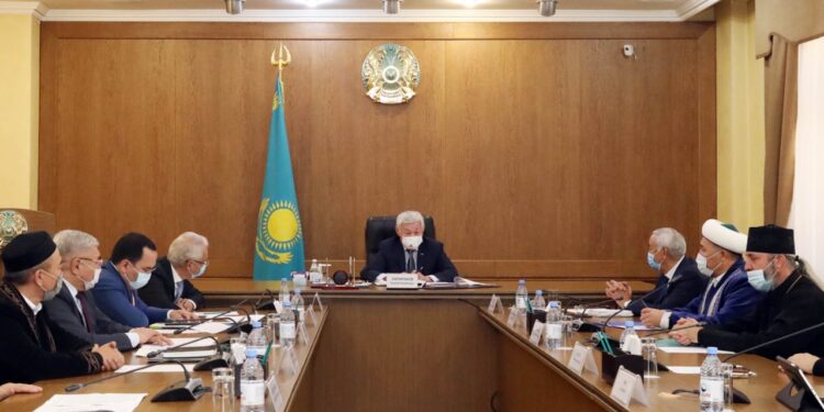 Б. Сапарбаев: «Біз барлық қиындықты бірліктің арқасында еңсеріп келеміз»