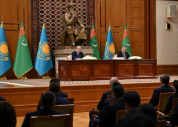 Қасым-Жомарт Тоқаев пен Гурбангулы Бердімұхамедов БАҚ өкілдері үшін брифинг өткізді