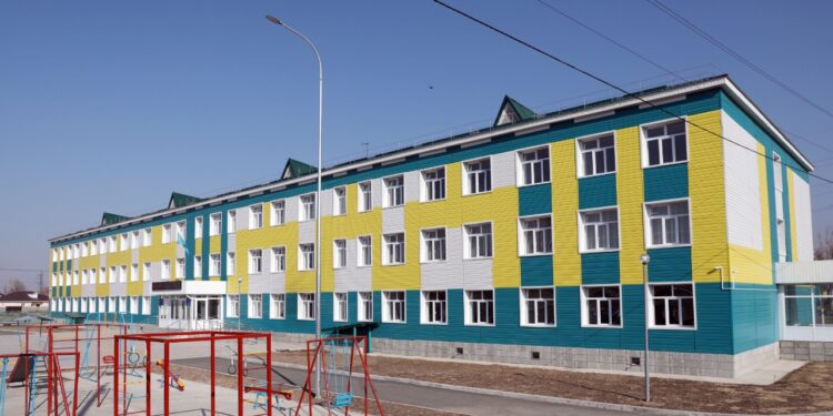 Таразда тозығы жеткен екі мектеп қайта жаңғырды