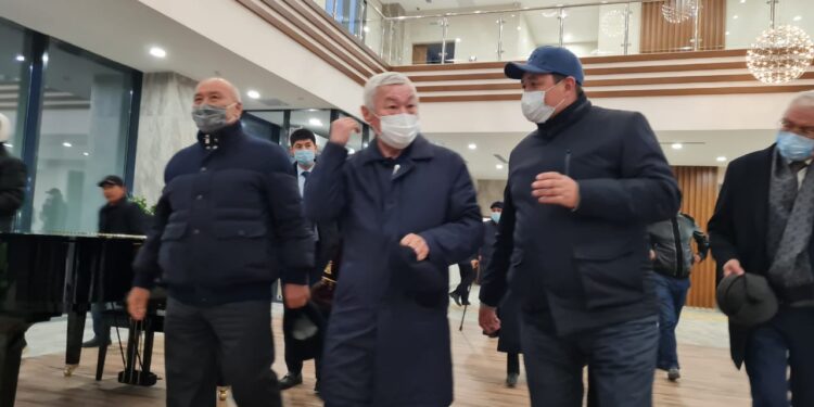 КӨНЕ ТАРАЗДАН КИЕЛІ МЕКЕН ТҮРКІСТАНҒА ТАРТУ