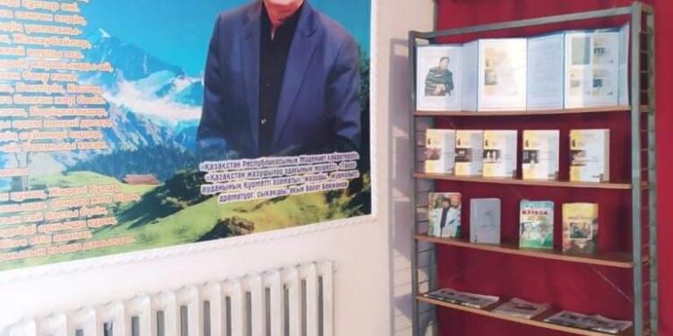 ҚР мәдениет қайраткері Болат Бекжановты еске алуға арналған әдеби-сазды кеш өтті.