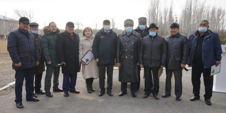 Полиция қадамдық қолжетімділікте: Жамбыл облысының ПД бастығы тұрғындармен кездесу өткізуде