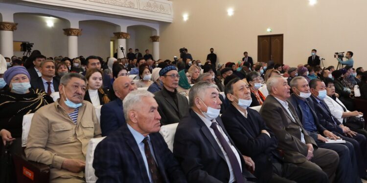 Сапарбаев тараздықтармен кездесіп, өтініштерін тыңдады