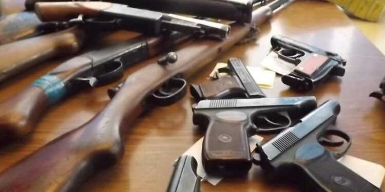 Жамбылдық полицейлер 16 бірлік қару, 520-дан астам патрон және гранаталар тапты
