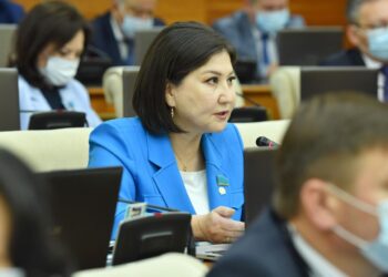 Медицина қызметкерлеріне санаттары бойынша төлеу мәселесі әлі шешімін таппаған
