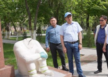 Қала әкімі Ержан Жылқыбаев біраз нысанды аралады