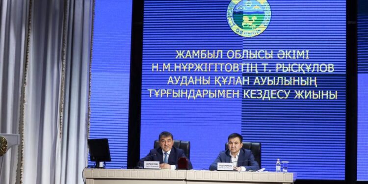 Жамбыл облысының әкімі ауыл тұрғындарымен кездесіп, өтініштерін тыңдады