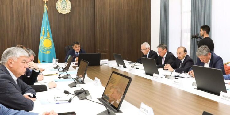 Егістік және жол жиегіндегі орман жолақтарын күтіп-баптау мәселесі басты назарға алынады