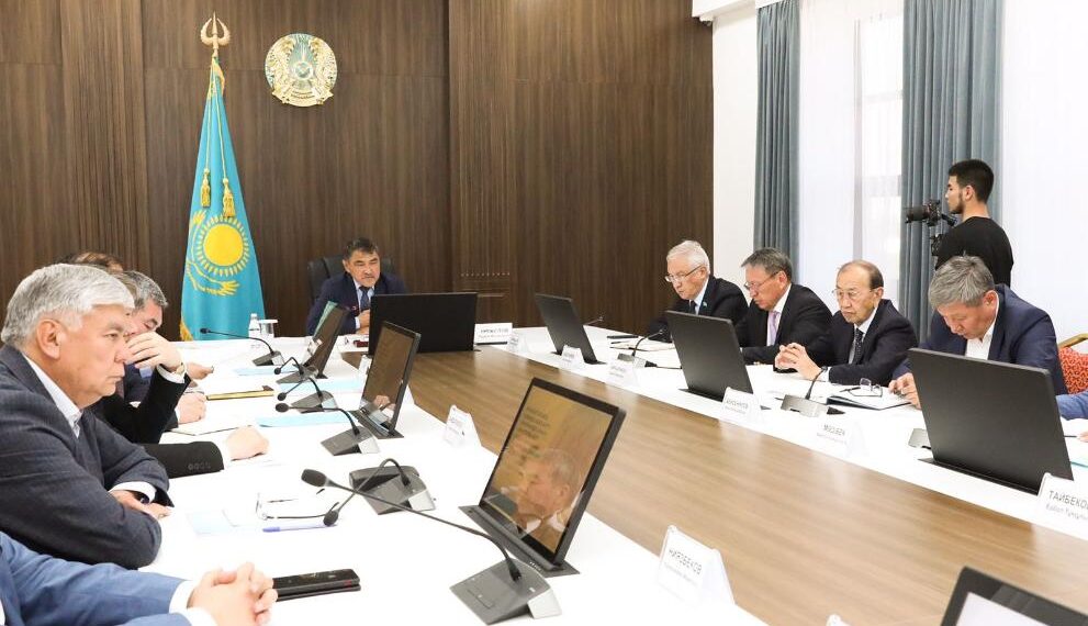 Егістік және жол жиегіндегі орман жолақтарын күтіп-баптау мәселесі басты назарға алынады