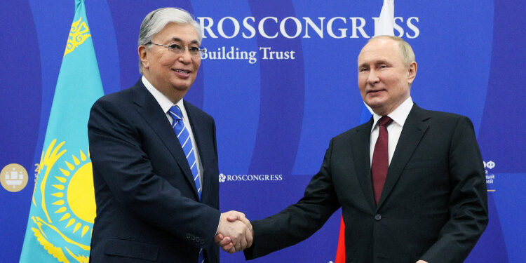 Мемлекет басшысы Қасым-Жомарт Тоқаев Ресей Президенті Владимир Путинмен кездесті