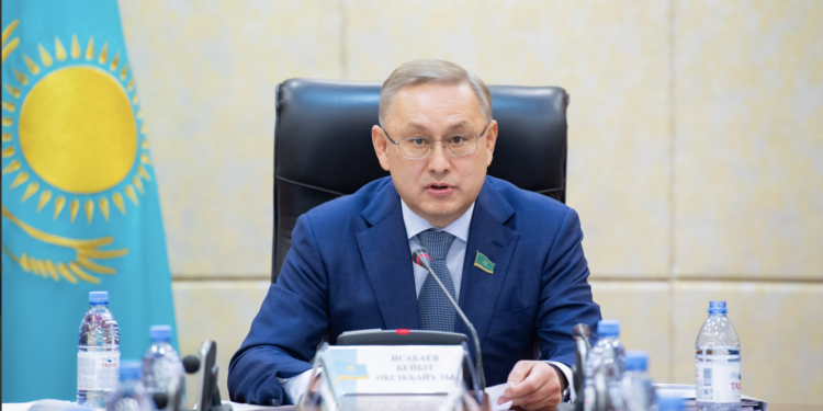 АБАЙ МЕН ЖЕТІСУ ОБЛЫСТАРЫНЫҢ ӘКІМДЕРІ ТАҒАЙЫНДАЛДЫ