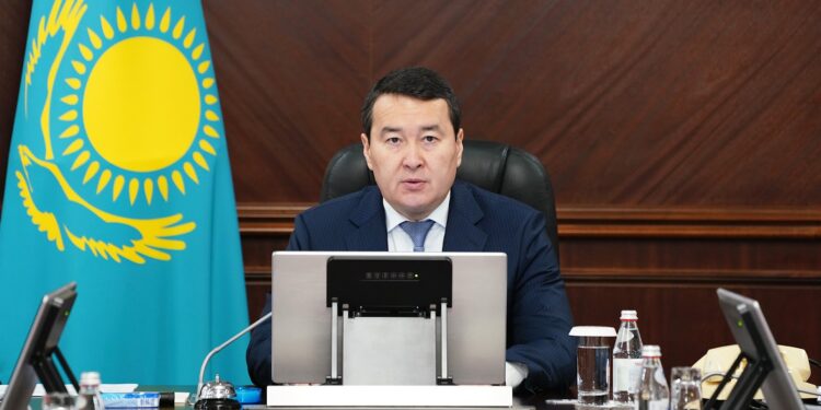 Үкіметте медициналық және фармацевтикалық өнеркәсіпті дамыту мәселесі қаралды