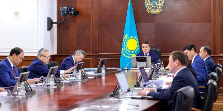 10 мың адамға шаққанда 100 жаңа жұмыс орны — Қазақстанда әкімдер үшін жаңа KPI енгізіледі