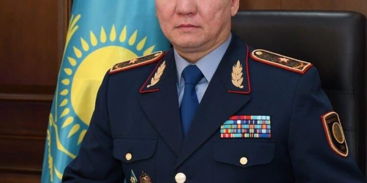 Жамбыл облысы ПД бастығы ІІО ардагерлері мен қызметкерлерін Қазақстан полициясының 30 жылдығымен құттықтады