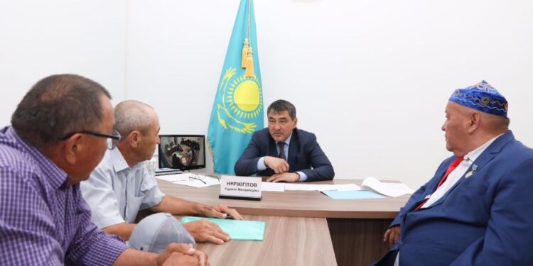Жамбыл облысының  әкімі азаматтарды жеке сұрақтары бойынша  қабылдады