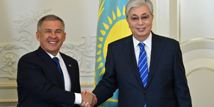 Қасым-Жомарт Тоқаев Татарстан Президенті Рустам Миннихановпен кездесті