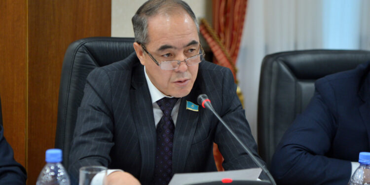 Сенат комитетінің төрағасы сайланды