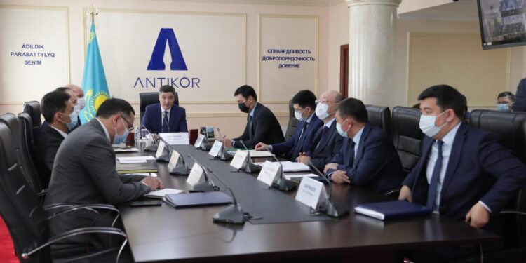 Олжас Бектенов:Мемлекет басшысы айтқан кемшіліктердің бірі – жемқорлық