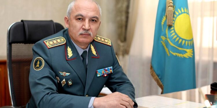 Қорғаныс министрі Қарулы күштердің басқару және командалық пункттерінің мамандары күнімен құттықтады