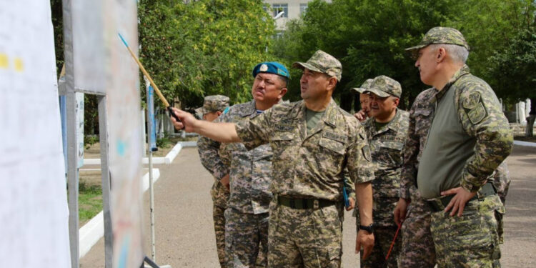Қорғаныс министрі Жаркент гарнизонында болды
