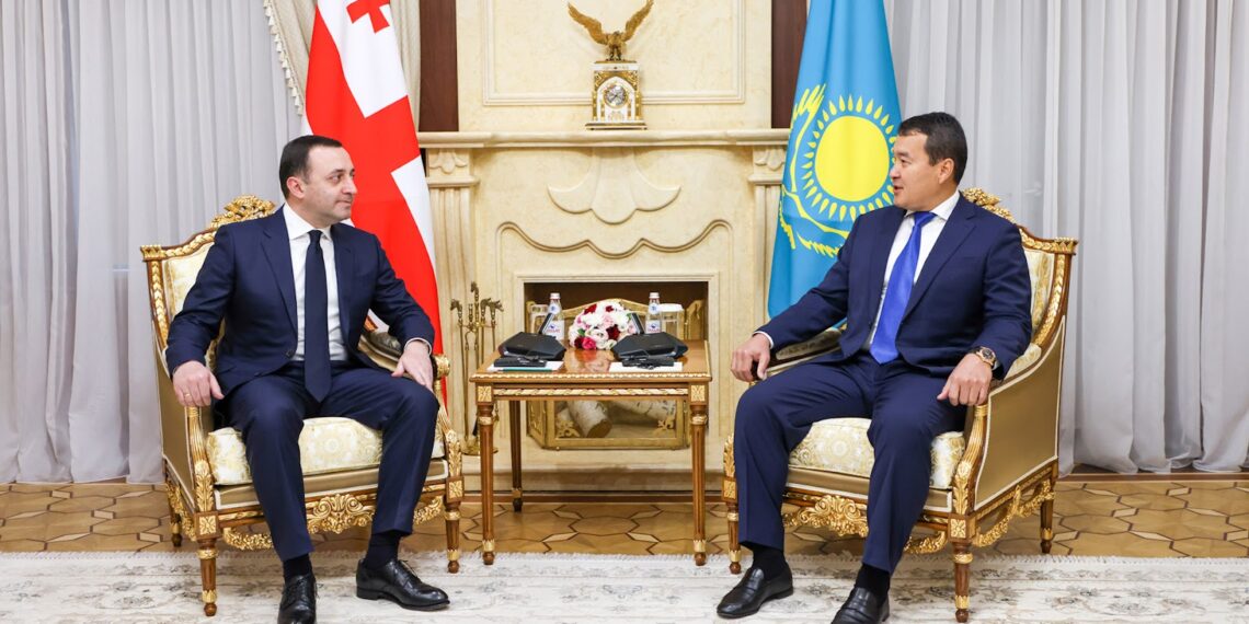 Қазақстан мен Грузияның өзара сауда мен жүк тасымалын кеңейту үшін барлық мүмкіндіктері бар – Әлихан Смайылов