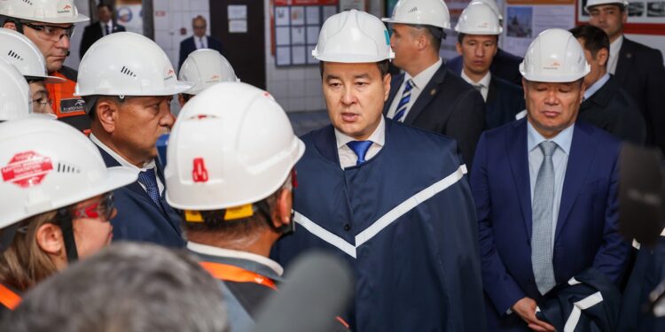 Әлихан Смайылов «АрселорМиттал Теміртауды» өндірістегі апаттарды азайту бойынша пәрменді шаралар қабылдауға шақырды