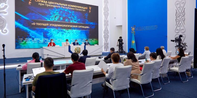 ҚР ДЕНСАУЛЫҚ САҚТАУ МИНИСТРЛІГІ: КВИ-МЕН СЫРҚАТ ПАЦИЕНТТЕРДІҢ 90% — ДАН АСТАМЫ АМБУЛАТОРИЯЛЫҚ ДЕҢГЕЙДЕ ЕМ МЕН ДӘРІ-ДӘРМЕК АЛУДА