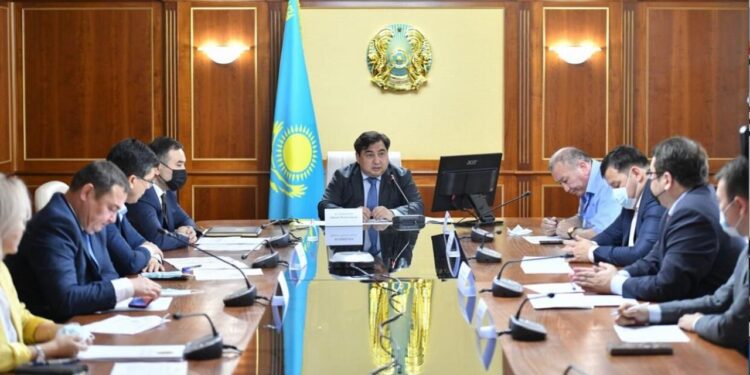 Мемлекеттік қызметтер көрсету саласындағы заңнаманы жетілдіру мәселелері қаралды