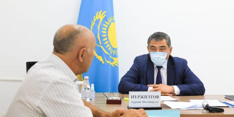 Жамбыл облысы әкімі азаматтарды жеке мәселелері бойынша қабылдады