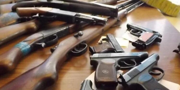 Таразда қаңтарда ұрланған қару көмілген қойма табылған
