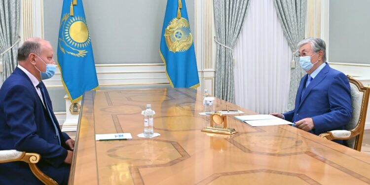 Мемлекет басшысы Қазақстан Республикасы Президентінің жанындағы Ұлттық құрылтайдың мүшелері Серік Ақылбай мен Сергей Худяковты қабылдады