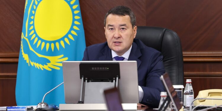 Адамдар өздері көтерген мәселелердің шешімін тауып жатқанын көруі керек – Әлихан Смайылов