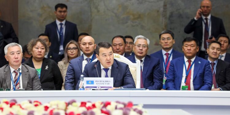 Саудадағы тосқауылдарды жою, транзит еркіндігі және азық-түлік бағасын тежеу. Әлихан Смайылов ЕҮАК-те не туралы айтты