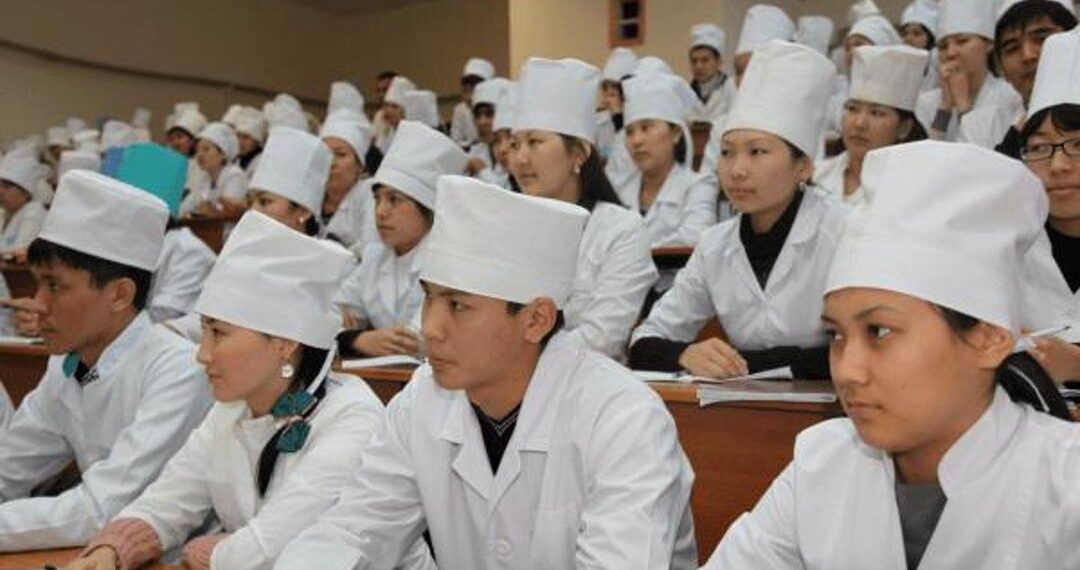 ҚАЗАҚСТАННЫҢ ДЕНСАУЛЫҚ САҚТАУ ЖҮЙЕСІ ЖАҢА КАДРЛАРМЕН ТОЛЫҒУДА
