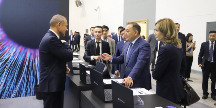 Ералы Тоғжанов балалар тауарларының «Kids EXPO. Балалар әлемі» жәрмеңкесіне қатысты