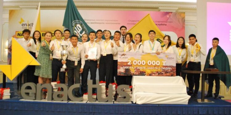 АҚДМ вице-министрі Александр Данилов ENACTUS Kazakhstan жеңімпаздарымен кездесті
