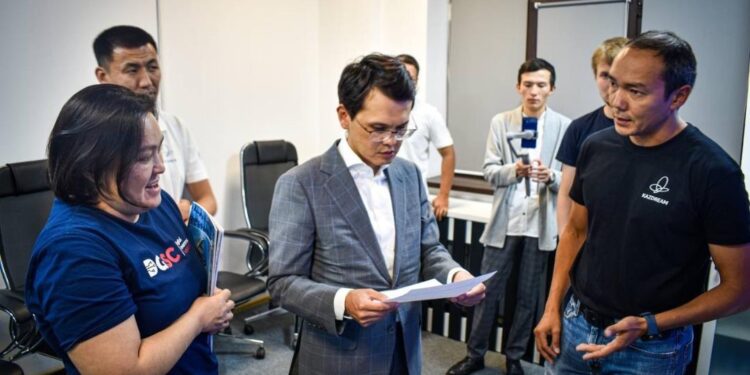 БАҒДАТ МУСИНГЕ «+1 ИЛОН МАСК» ЖОБАСЫ ТАНЫСТЫРЫЛДЫ