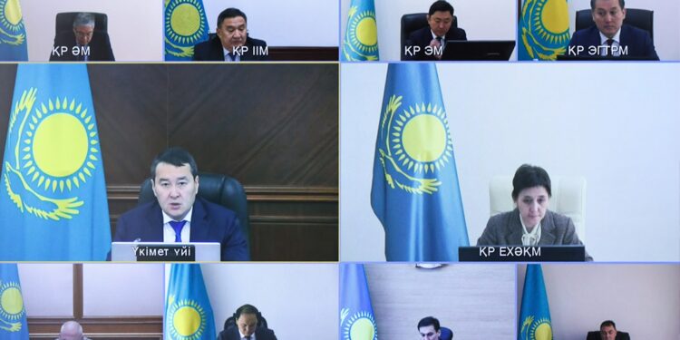 Әлихан Смайылов Цифрландыру мәселелері жөніндегі комиссияның отырысын өткізді