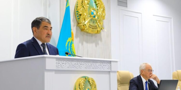 Жамбыл облысы әкімі мәслихат депутаттары алдында есеп берді