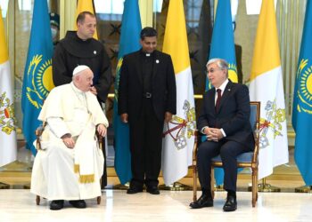 Қазақстан Президенті мен Рим Папасы Франциск екіжақты кездесу өткізді