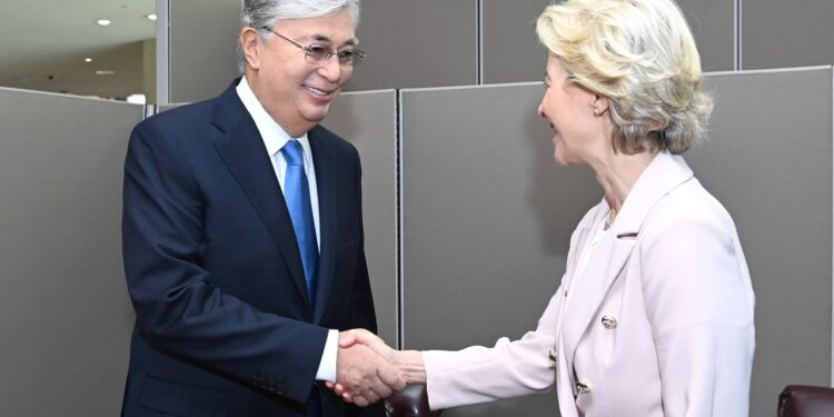 Қасым-Жомарт Тоқаев Еуропалық комиссия Президентімен келіссөз жүргізді