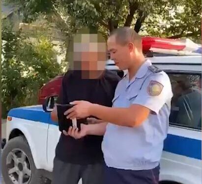 Полиция қызметкерлері белгіленбеген орындарда қоқыс тастағандарды бейнебақылау камералары арқылы табуда