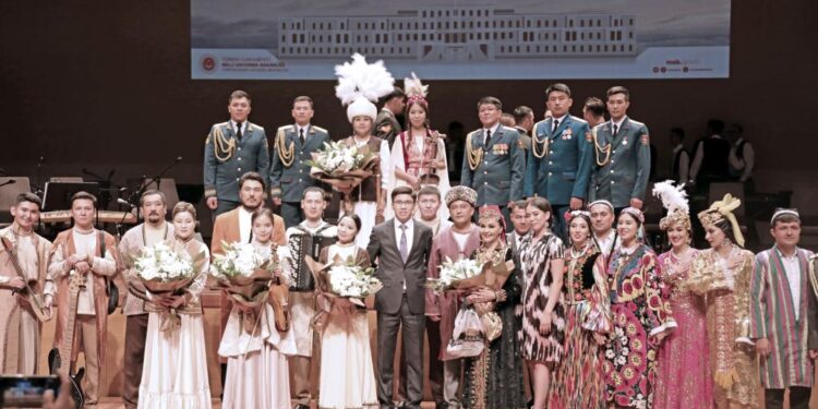 Қорғаныс министрлігінің Орталық ансамблі Анкарадағы фестивальде өнер көрсетті