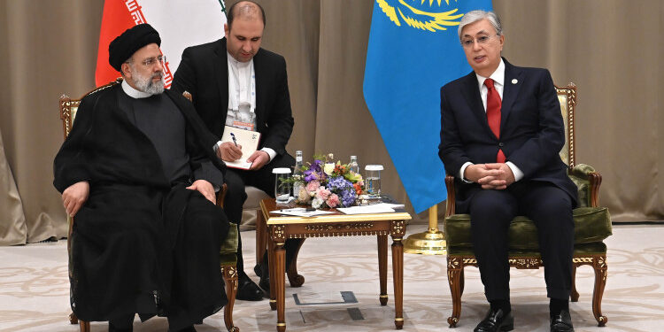 Мемлекет басшысы Иран Президенті Ибрахим Раисимен кездесті