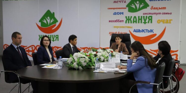 Т. Дүйсенова отбасын қолдау орталықтарының жұмысы бойынша кеңес өткізді