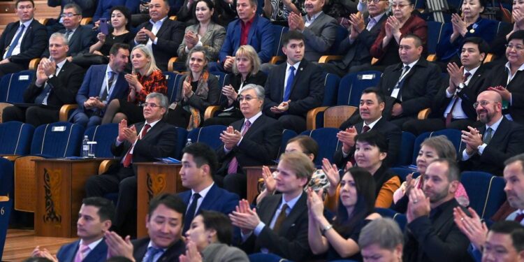 Президент Қасым-Жомарт Тоқаев Қырғызстанның Қазақстандағы мәдениет күндерінің ресми ашылу шарасына қатысты