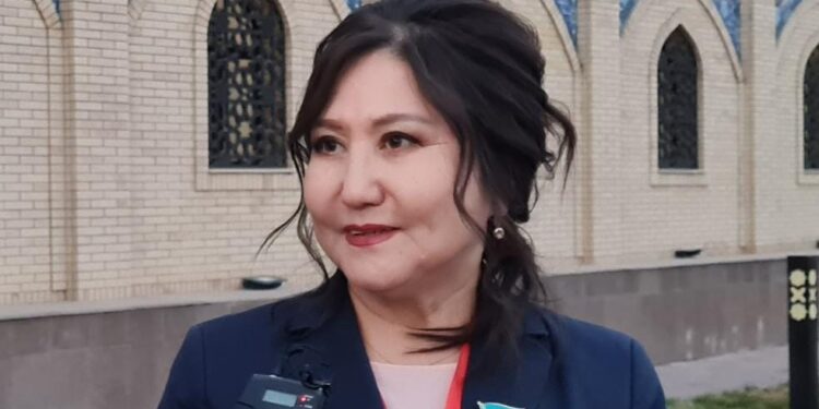 ДӘРІГЕРЛЕР ЖИІ ТӘЖІРИБЕ АЛМАСУ ҚАЖЕТ ДЕЙДІ ДЕПУТАТ