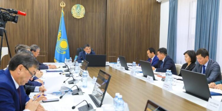 Нұржан Нұржігітов әлеуметтік нысандарға 5 қазаннан бастап жылу беруді тапсырды