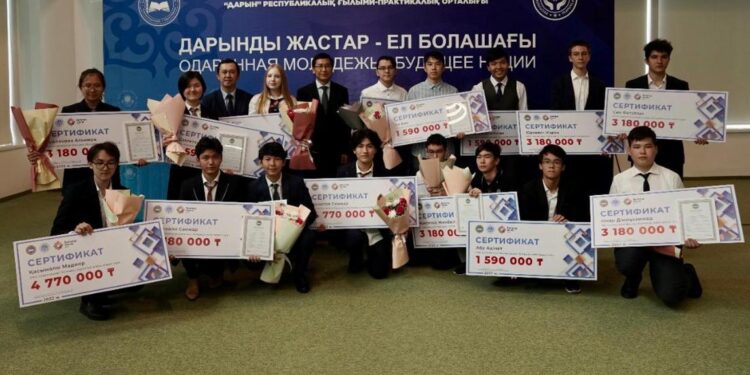ХАЛЫҚАРАЛЫҚ ОЛИМПИАДАЛАРДЫҢ ЖЕҢІМПАЗ 27 ОҚУШЫСЫ 73 МЛН ТЕҢГЕДЕН АСТАМ ҚАРАЖАТ АЛДЫ
